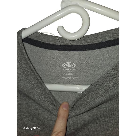 Kansas City Chiefs Sweatshirt - Show Your Team Pride! - Picture 2 of 3